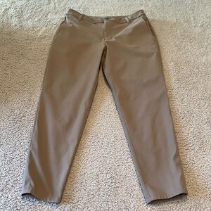 Lululemon Commission Classic-Fit Pant 28" *Tech Woven Rover size 33